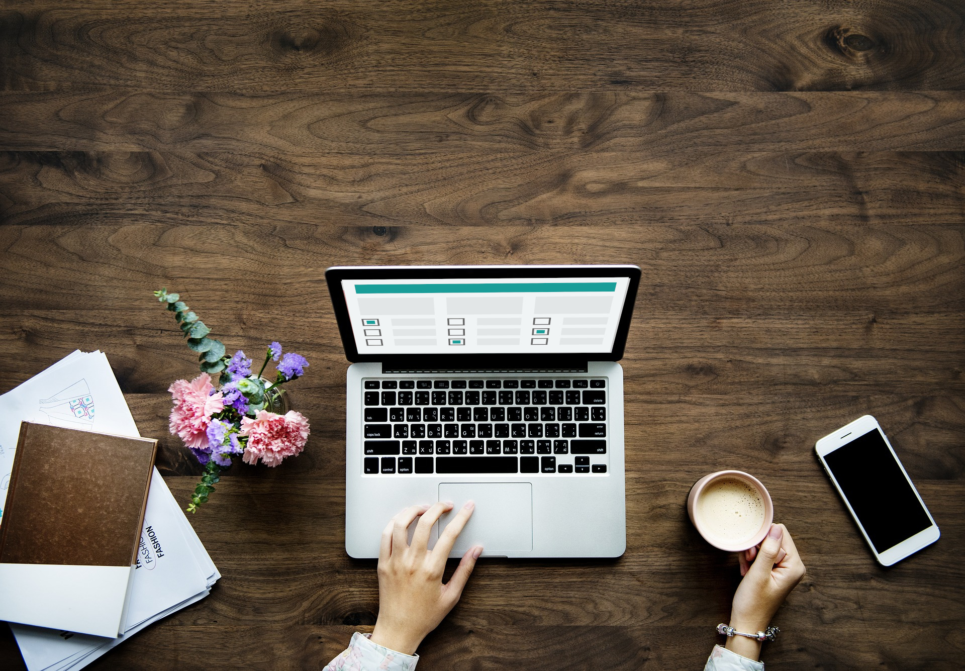 ¿Es cierto que puede recibir un pago por contestar encuestas?